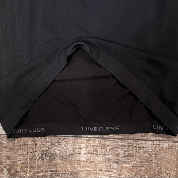 Athleta Girl Seamless Tank 🖤 - Picture 3 of 5